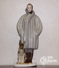 Скульптура "Автопортрет с собакой"
